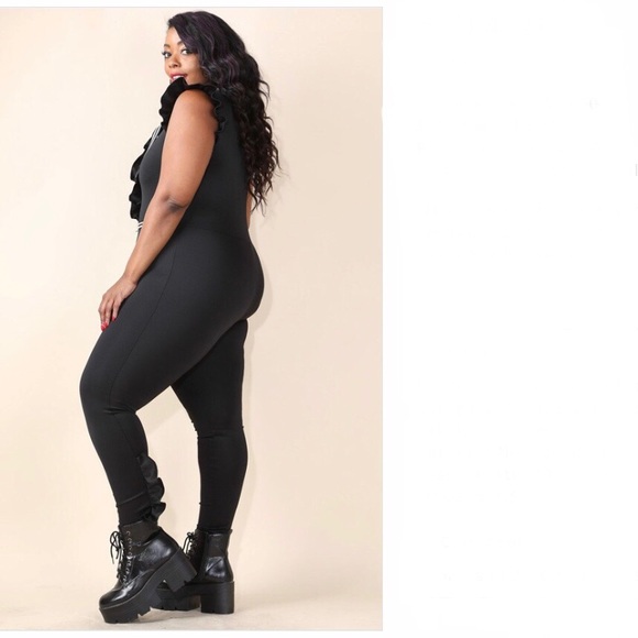 K+ Glam | Plus Size Sleeveless On Duty Romper - Picture 3 of 4